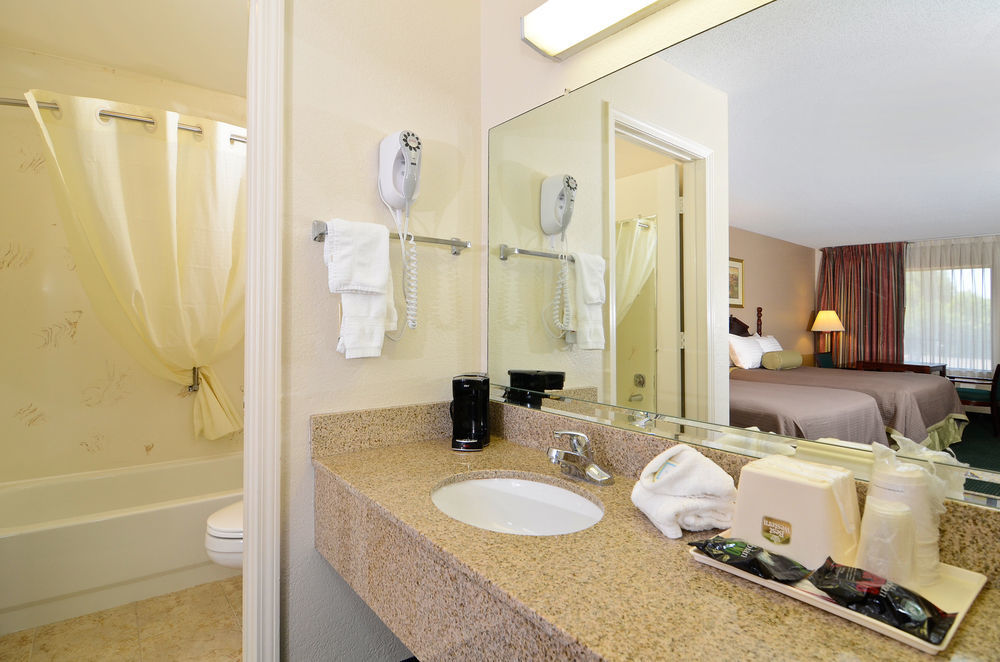 Travelers Inn And Suites Мемфис Экстерьер фото